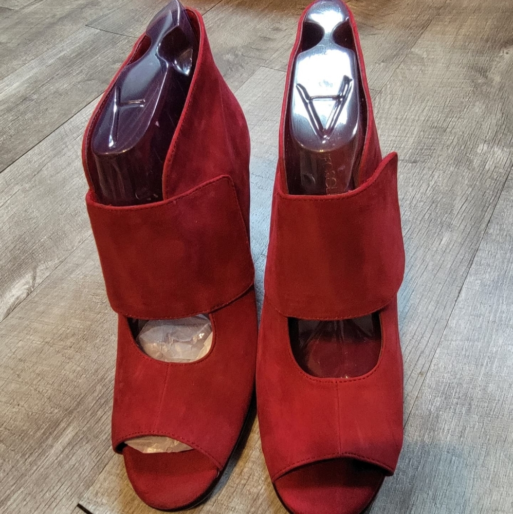 Aerosols Red Bootie